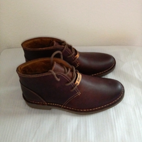 Never-worn Dockers Men's Genuine Leather Boots - Picture 1 of 8